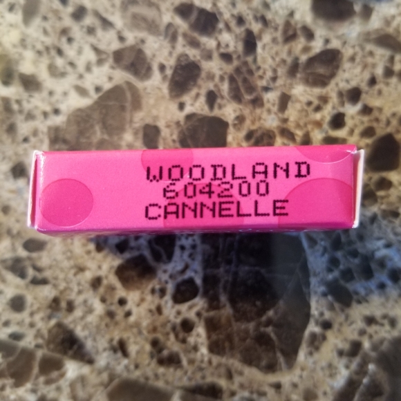 Woodland: Mary Kay Eye Color - Picture 3 of 7